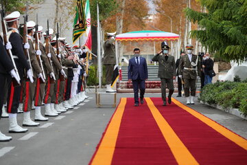 دیدار وزیر دفاع عراق با وزیر دفاع ایران