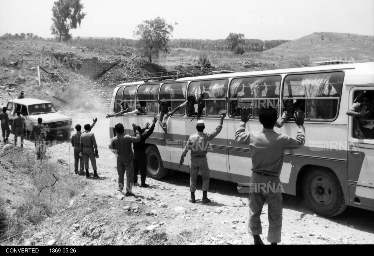 بازگشت نخستین گروه از آزادگان به میهن اسلامی