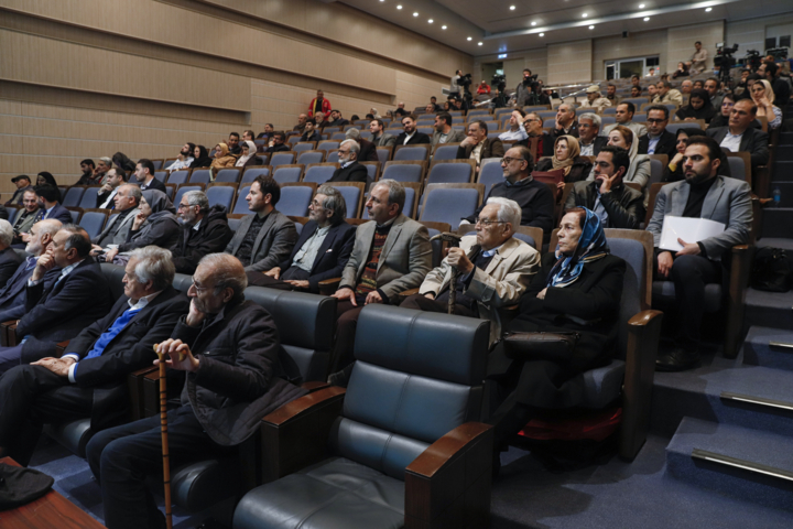 همایش «مهاجرت نخبگان علمی در ایران امروز»