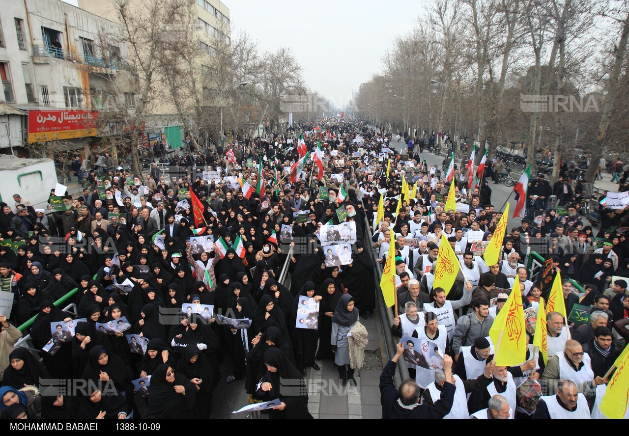 راهپیمایی مردم تهران در اعتراض به هتک حرمت روز عاشورا