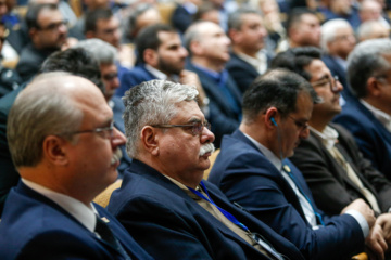 Le président iranien visite l'exposition commerciale internationale avec l'Eurasie