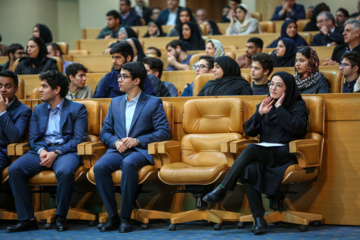 «صهبا انصاری» مدال آورنده نقره رشته اقتصاد آیین تجلیل از مدال آوران المپیاد ۲۰۲۴