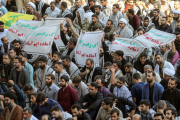 اقامه نماز جمعه تهران به امامت رهبر انقلاب