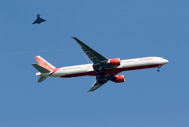 فرود اضطراری هواپیمای ایراندیا در انگلیس به دلیل احتمال بمب گذاری