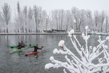 Caída de nieve otoñal en Tabriz