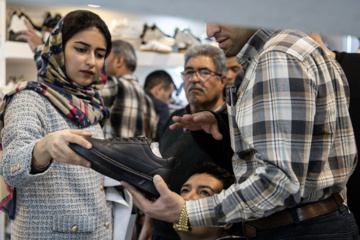 Le salon professionnel de la chaussure à Téhéran