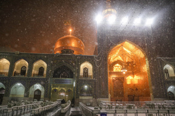 La nieve otoñal cubre de blanco Mashhad