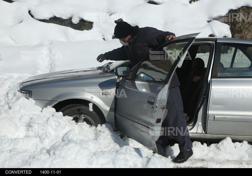 بارش برف و یخبندان در شهر سنندج