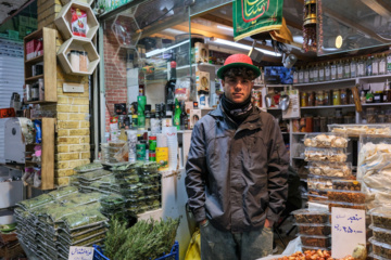 Compras para la noche de Yalda en Teherán