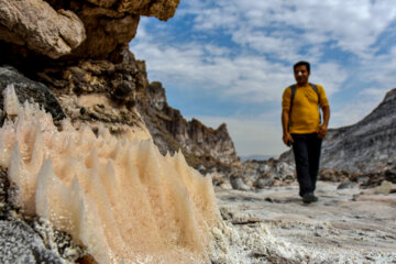 کوه نمکی جاشک