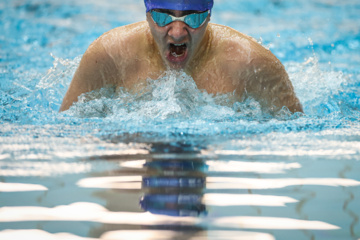 Des compétitions de natation à Téhéran 