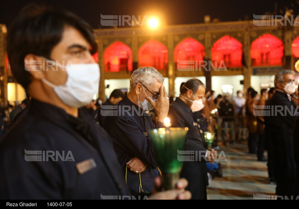 مراسم لاله گردانی خدام حرمین احمدی و محمدی (ع) در شیراز