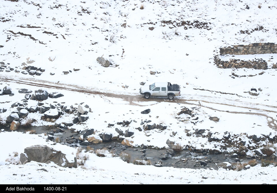 اولین برف پاییزی تاریک دره همدان