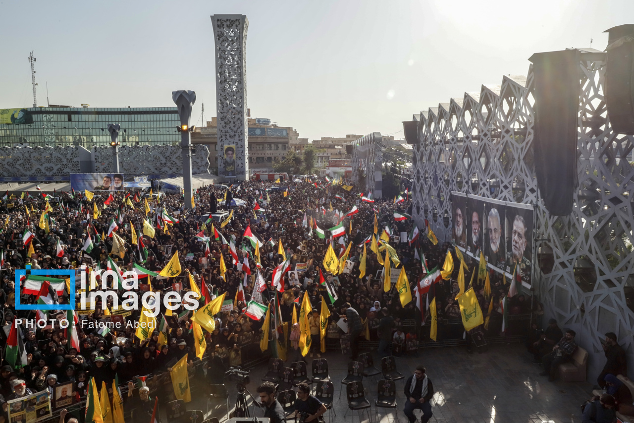 تجمع قدردانی از عملیات وعده صادق ۲ در میدان امام حسین(ع)