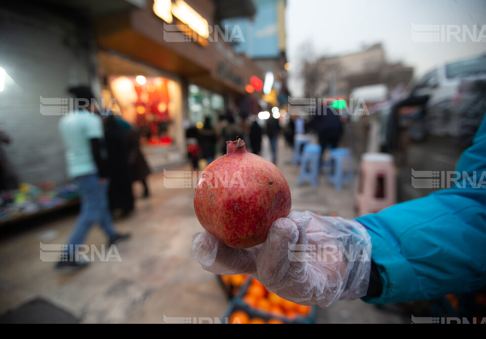 خرید شب یلدا در بازار تجریش