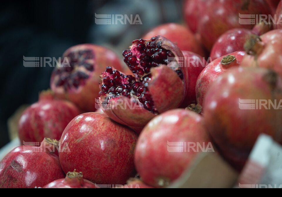 خرید شب یلدا در بازار تجریش