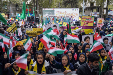 Las marchas del 13 de Aban en todo Irán