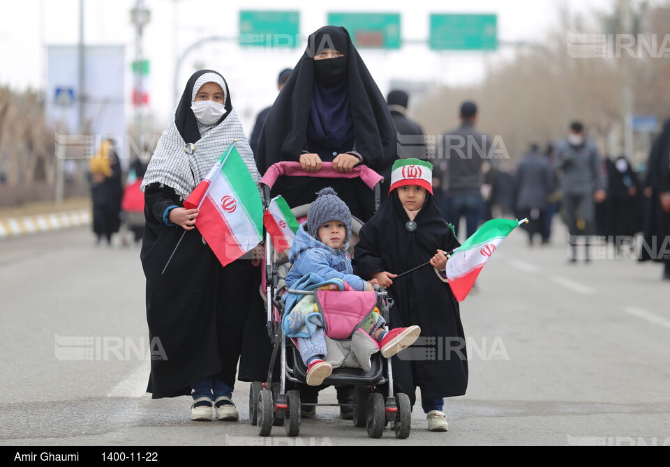 حضور دهه نودی‌ های بجنورد در جشن انقلاب