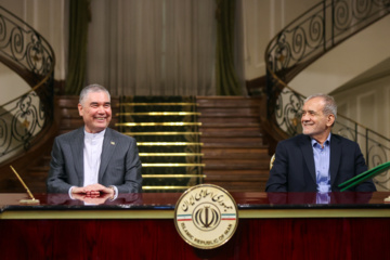 Rencontre du Président du Conseil du people du Turkménistan avec le président Pezeshkian 