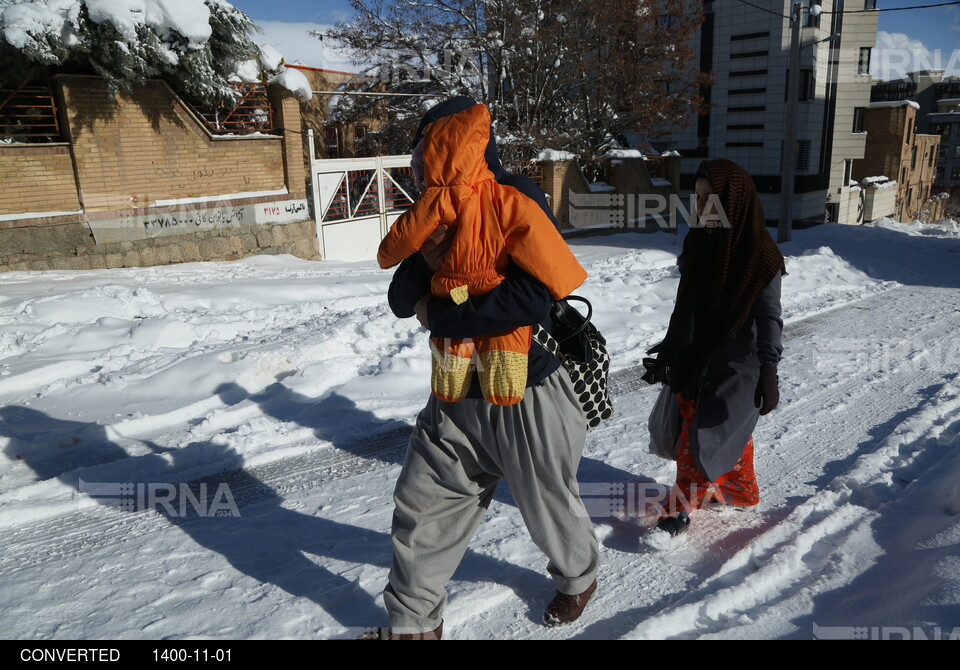 بارش برف و یخبندان در شهر سنندج