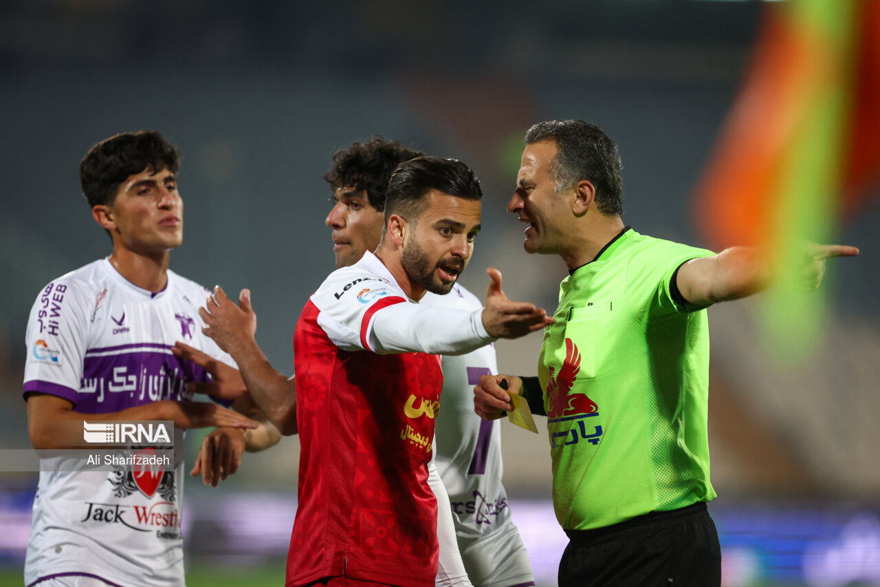 لیگ برتر فوتبال- پرسپولیس و هوادار