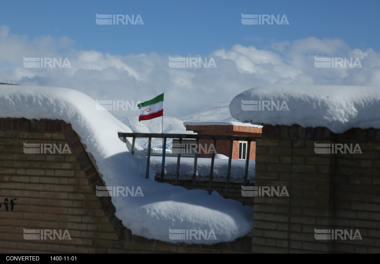 بارش برف و یخبندان در شهر سنندج