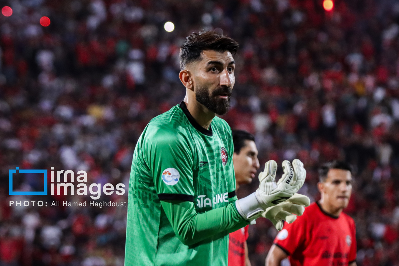 لیگ برتر فوتبال- تراکتور و پرسپولیس