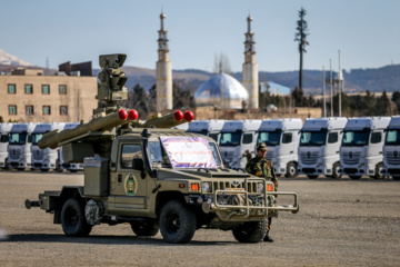 
Des véhicules tactiques, des drones et des systèmes de surveillance audio rejoignent les forces terrestres de l'armée iranienne
