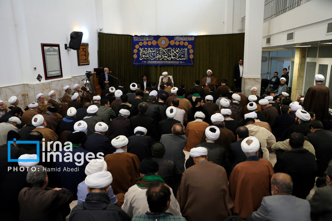 Iran : cérémonies de remise des turbans aux étudiants de l'école de théologie de Qom 