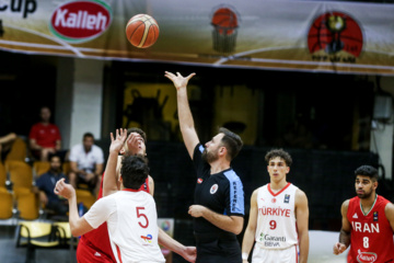 U-18 basketball match between Iran and Turkiye