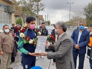 بهزادپور دروازه‌بان جام بین‌قاره‌ای فوتبال ساحلی دوبی در مهریزتجلیل شد
