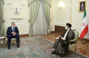 Tajik FM meets with President Raisi