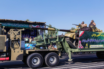 Le défilé des forces armées iraniennes à l’occasion de la Semaine sacrée de la défense