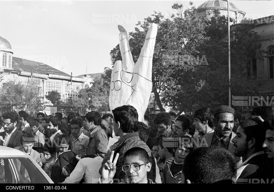 شادمانی مردم همدان به مناسبت فتح خرمشهر