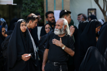 Mar de fieles llora en Mashad el martirio del octavo Imam de los chiíes