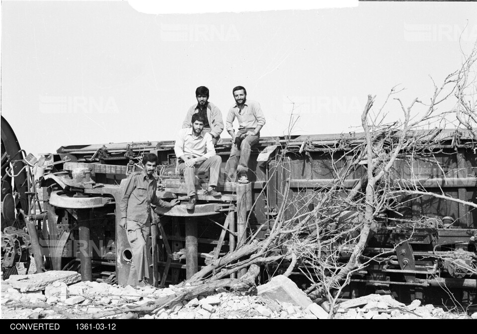 بازدید خبرنگاران خارجی از خرمشهر و هویزه - جبهه های جنوب - عملیات بیت المقدس