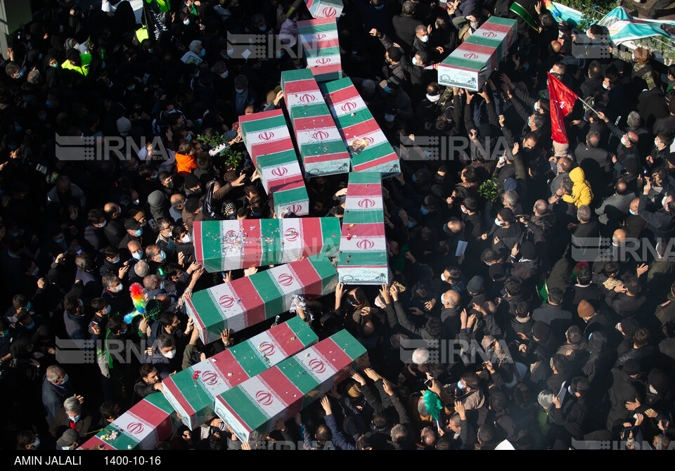 تشییع پیکرهای ۱۵۰ شهید گمنام در تهران