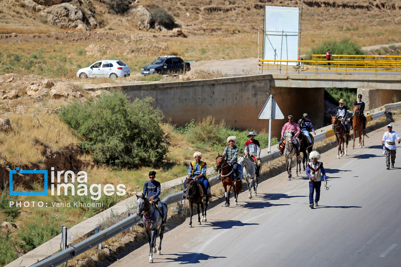 کاروان سوارکاران بجنورد در راه مشهد الرضا (ع)