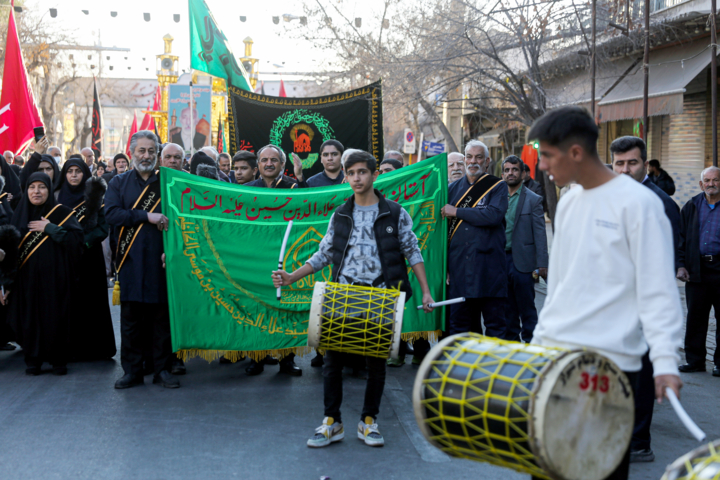 حرکت دسته‌های عزاداری در سالروز شهادت حضرت شاهچراغ(ع)