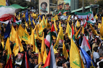 Ceremonia fúnebre en Mashhad por el general Nilforushan