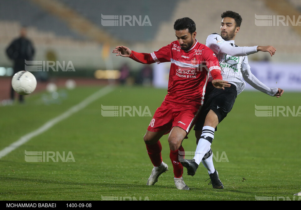 دیدار تیم فوتبال پرسپولیس و نفت مسجدسلیمان