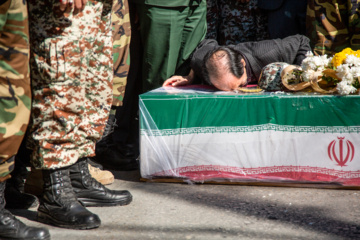 Funeral por el mártir Sayad Mansuri en Kermanshah