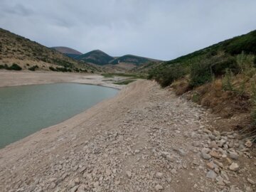 خشکسالی و دریاچه در حال مرگ