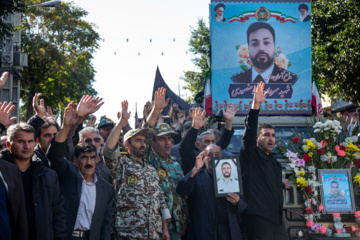 Funeral por el mártir Sayad Mansuri en Kermanshah