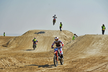 Iran : 5e manche du championnat de motocross féminin