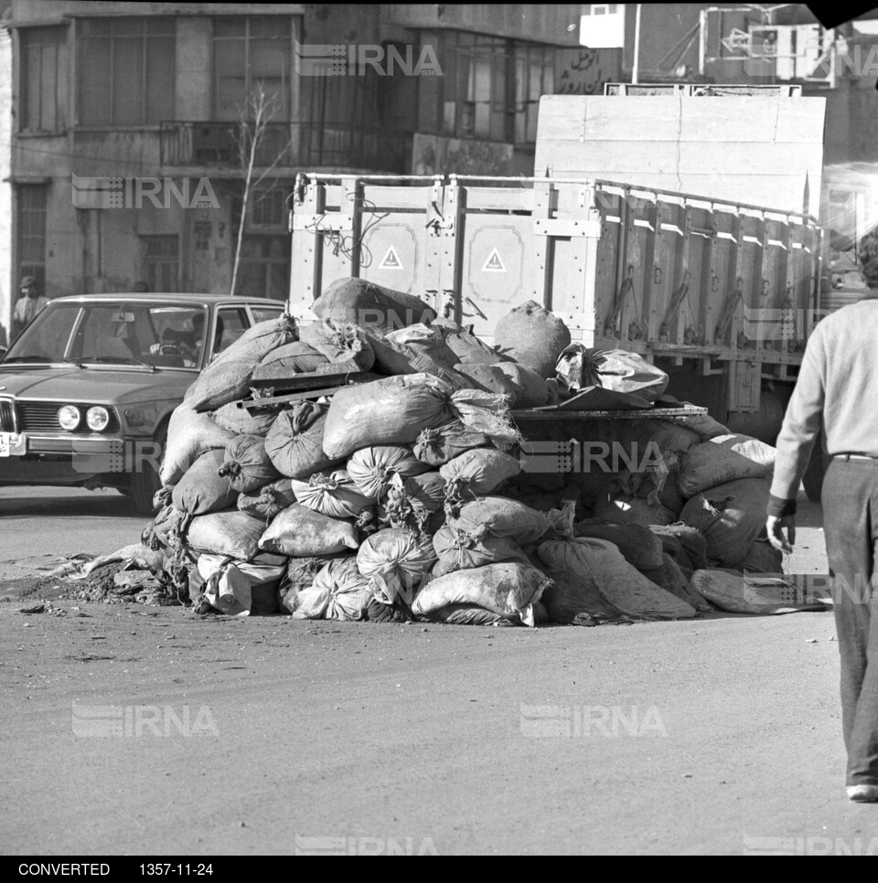 صحنه هایی از روزهای انقلاب - سنگربندی خیابانها