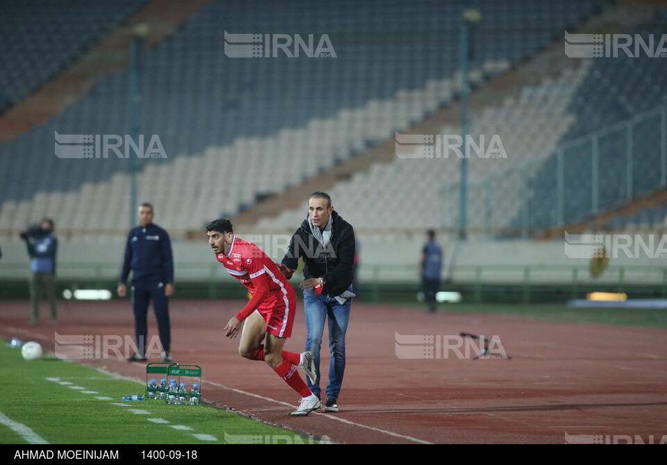 دیدار تیم‌های فوتبال پرسپولیس و هوادار