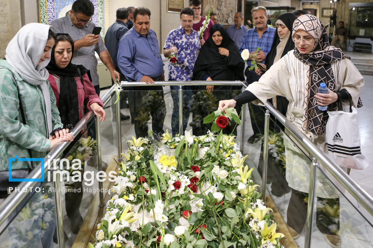 مراسم گرامیداشت روز شعر و ادب فارسی