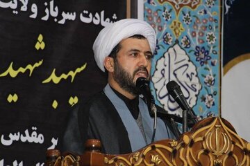 امام جمعه ملایر: شروع مذاکرات برجام در گرو رفع تحریم‌ها است