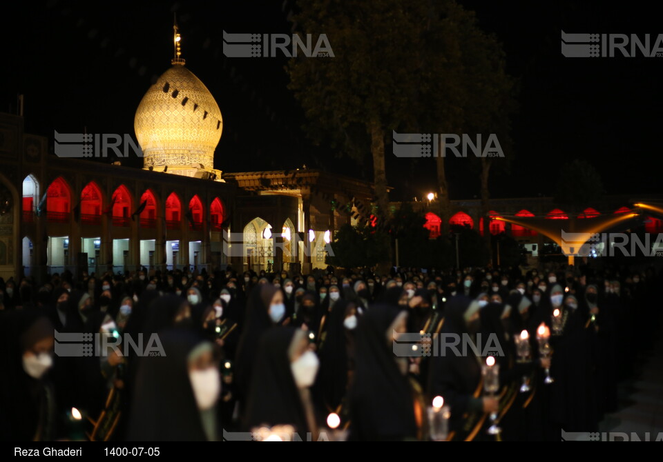 مراسم لاله گردانی خدام حرمین احمدی و محمدی (ع) در شیراز